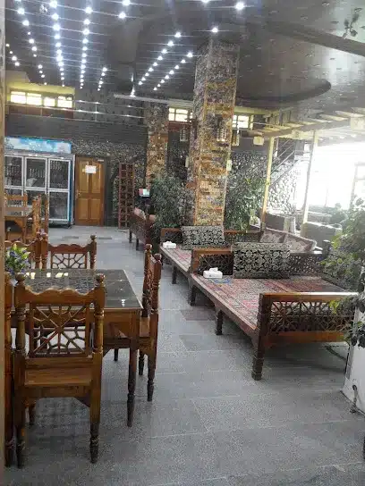 رستوران در واوان- محله یار 
